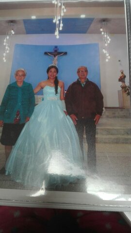Primera foto con mis abuelos