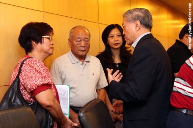Dr. Chua Soi Lek sets up meeting