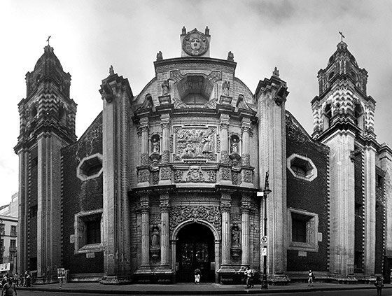 1720; Los jesuitas dedican el Templo de La Profesa.