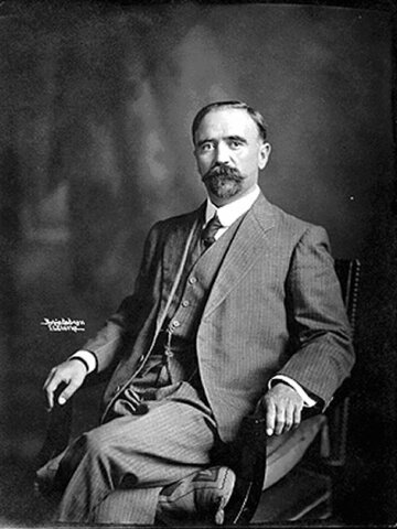 6 de noviembre, 1911  Francisco I. Madero asume la presidencia.