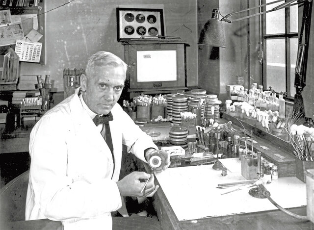 Alexander Fleming discovers penicillin
