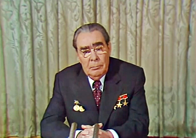 Leonid Brezhnev muere.