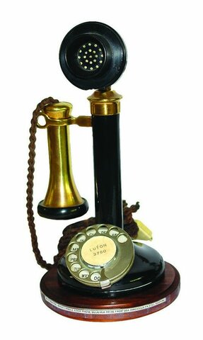 Telephone wiht a separate mouthpiece and earpiece