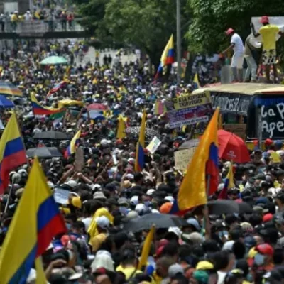 Timeline: LAS PORTADAS DE LAS PROTESTAS en Cali 2021