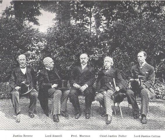 Se dicta el Laudo de París por el Tribunal Arbitral.