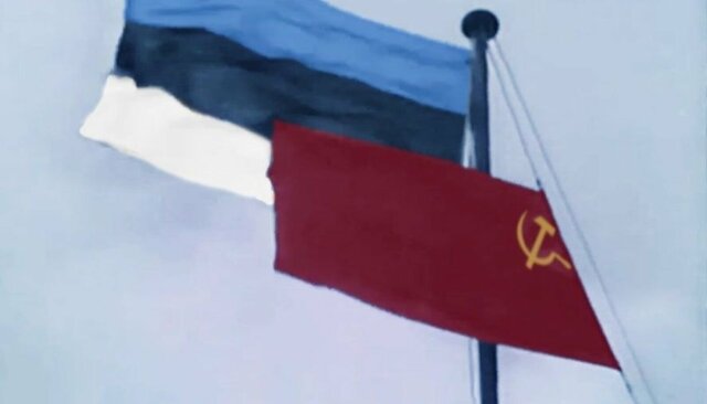 Punalipu heiskamine Pika Hermanni tornis