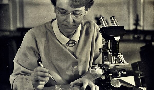 BARBARA MC CLINTOCK