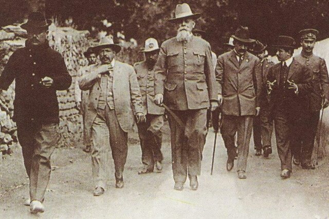 Venustiano Carranza proclama la nueva constitución mexicana