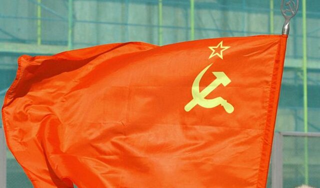 Heisatakse Punaarmee lipp Pika Hermanni torni