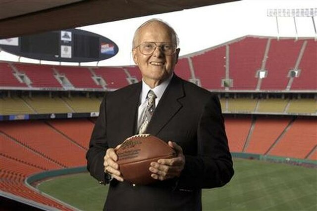 lamar hunt is born