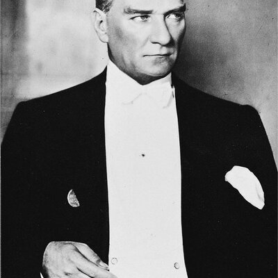 Timeline: Atatürk' ün Hayatı