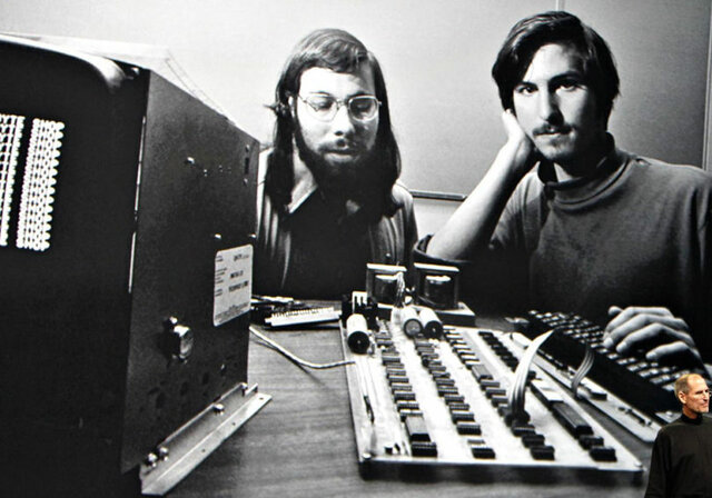 Steve Jobs and Steve Wozniak