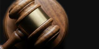 Los decretos de suspensión establecieron que: