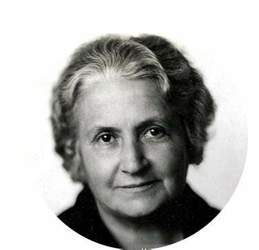 MARÍA MONTESSORI