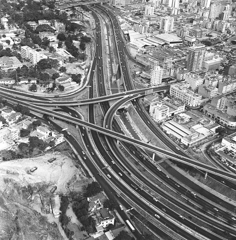 Se destacó la infraestructura con obras como el Hospital Miguel Pérez Carreño, José Gregorio Hernández, el segundo piso de la autopista Francisco Fajardo, el poliedro de Caracas, entre otras