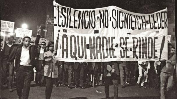 El movimiento social estudiantil de 1968 convierte al sujeto social; transforma a los estudiantes de educación media y superior en voceros de los sectores medios y, con ellos, de toda la sociedad mexicana.