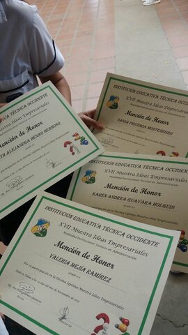 Muestra empresarial del colegio