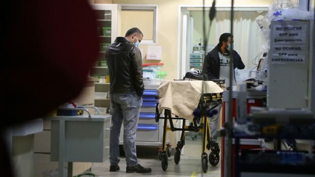 Equipo periodístico de TVN que realizaba un reportaje en un lugar emplazado entre Cañete y Tirúa, fue atacado con armas de fuego resultando dos periodistas con heridas de distinta consideración