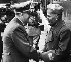 El rey de Italia destituye a Mussolini