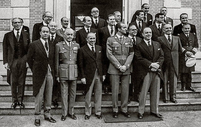 Primer gobierno de la Monarquía. (presidido por Carlos Arias Navarro)