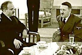 Alemania firma el Pacto de no agresión con la URSS