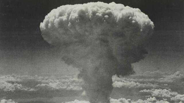 EEUU lanza bomba atómica en Nagasaki