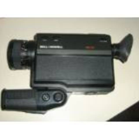 La cámara de video.