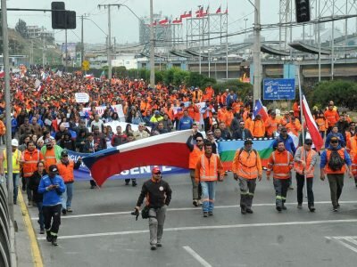 Organizaciones de Trabajadores se Movilizan y Convocan a Paro General a Favor del Tercer Retiro