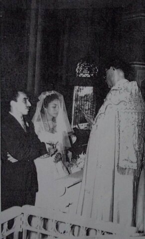 Contrajo matrimonio con Mercedes Barcha,