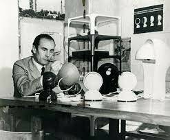 Vico Magistretti (1920-2006)