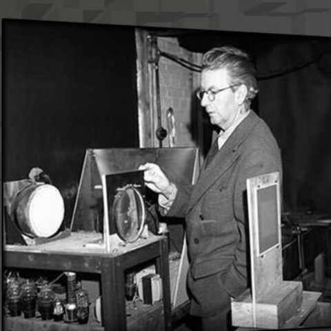 1925 Primeros experimentos de la TV