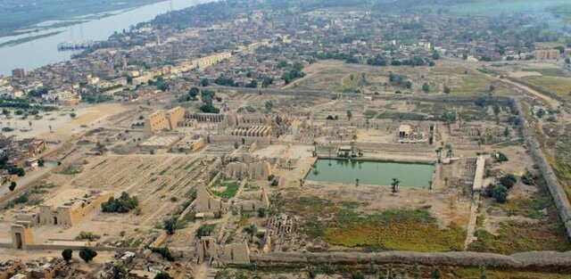 Conquista de Atenas y Tebas