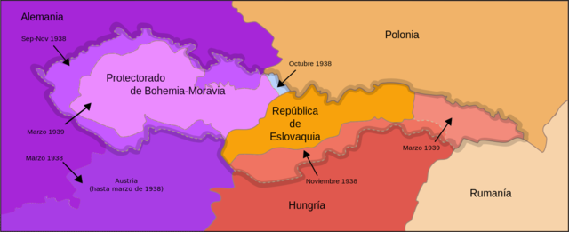 Checoslovaquia se desmembra.