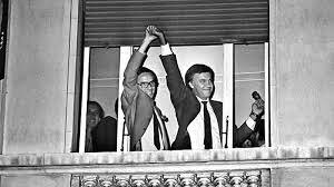 Victoria en las elecciones del PSOE de Felipe González