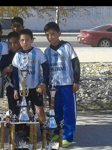 Entre a un equipo de futbol.