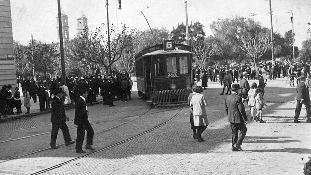 Aparecen los tranways eléctricos