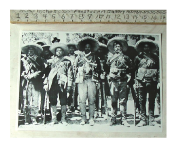 El Coronel Villa con su primer contingente Manuel Ochoa, Dolores Acosta, Carmen Acosta y otros.