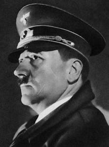 Hitler se proclamó Führer y canciller del III Reich.