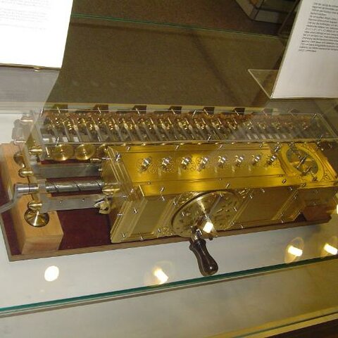 Se inventa la calculadora Stepped Reckoner por Gottfried Leibniz
