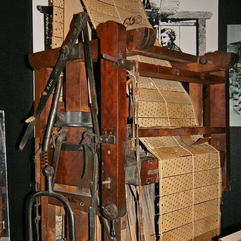 El telar programable creado por Joseph Marie Jacquard