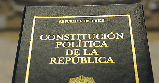 Promulgacion de la Constitucion Politica de los Estados Unidos Mexicanos.
