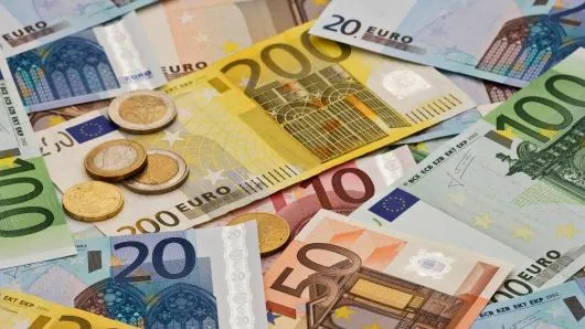 Adozione della Lira Mediterranea in vari paesi dell'Unione Euro-Mediterranea