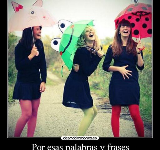 MEJORES AMIGAS EN LA UNIVERSIDAD