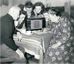 ¿Cuando se empezó a utilizar la radio comercialmente?