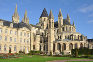 IGLESIA  ABACIAL DE SAN ESTEBAN