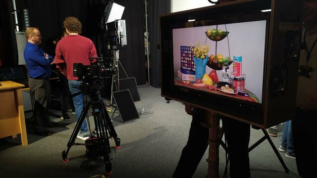 LA DIFUSIÓN POR TELEVISIÓN