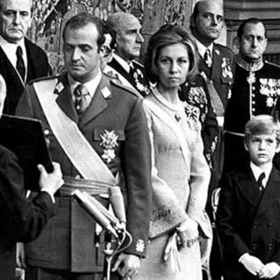 Timeline: Transición y Gobiernos Democráticos