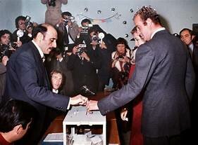 Aprobación en referéndum de la Ley para la Reforma Política.