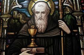 San Benito con un grupo de jóvenes funda su primer monasterio