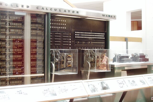 Mark I, computadora electromecanica, creada por la universidad de Harvard